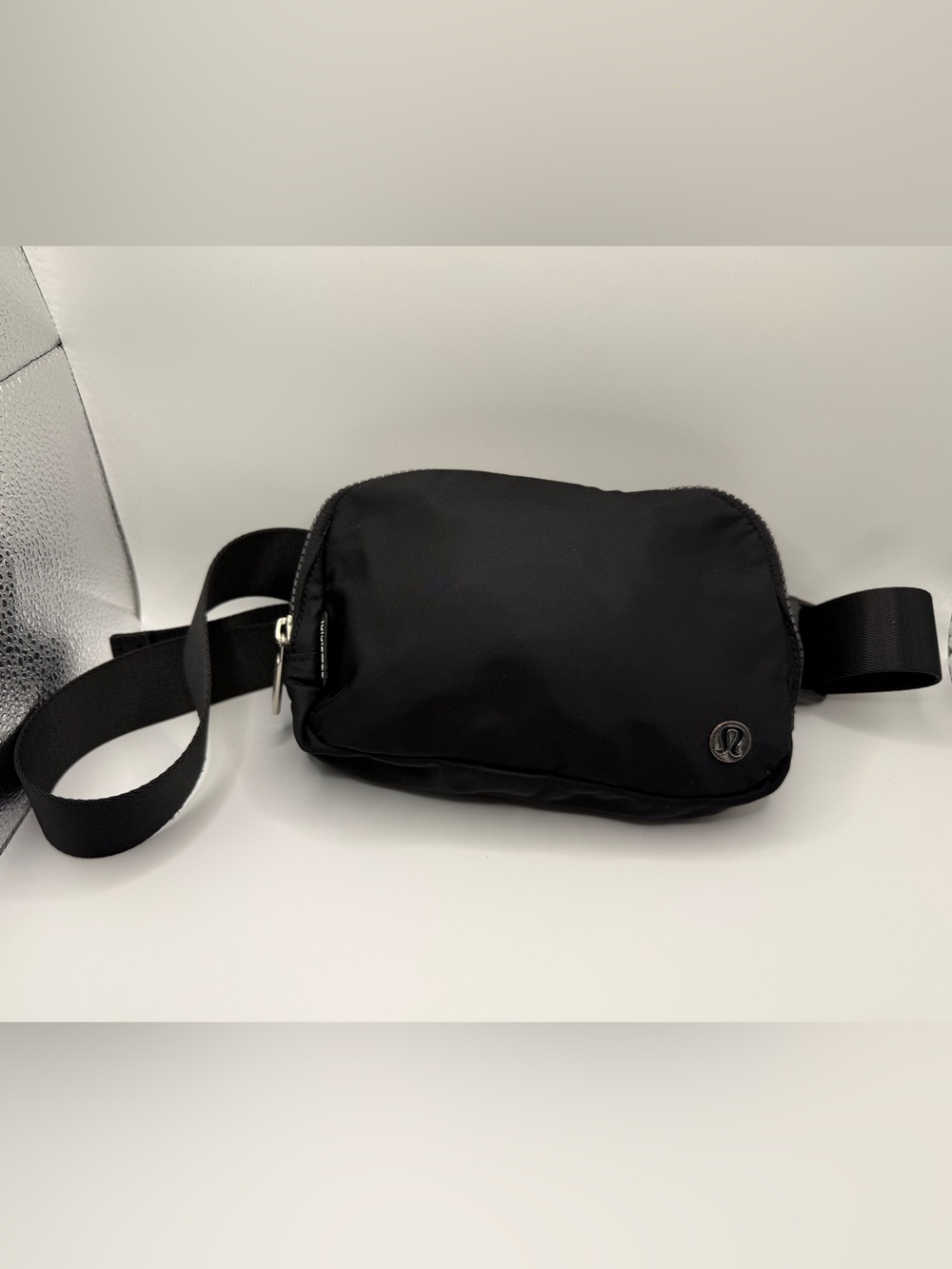 Lululemon Everywhere Belt Bag 1L Black Silver Hardware Extended Strap - Picture 2 of 6